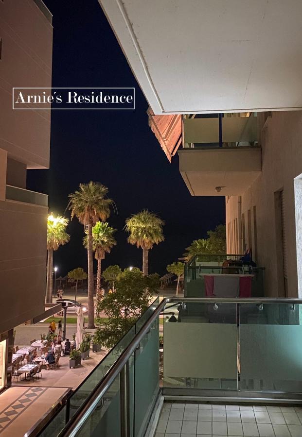 Arnie'S - Seaside Promenade Residence Avlonya Dış mekan fotoğraf